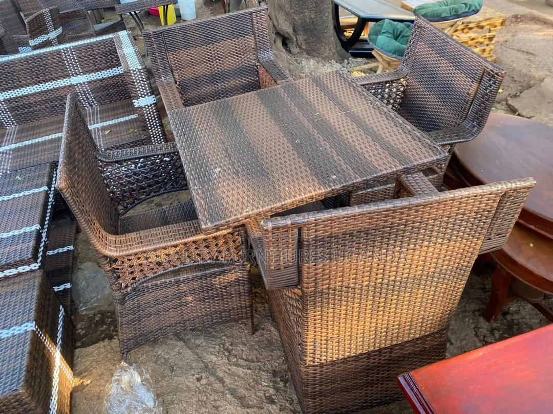 4 Seater Rattan Dinning Table