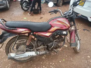 Mahindra Centuro 2017 Red