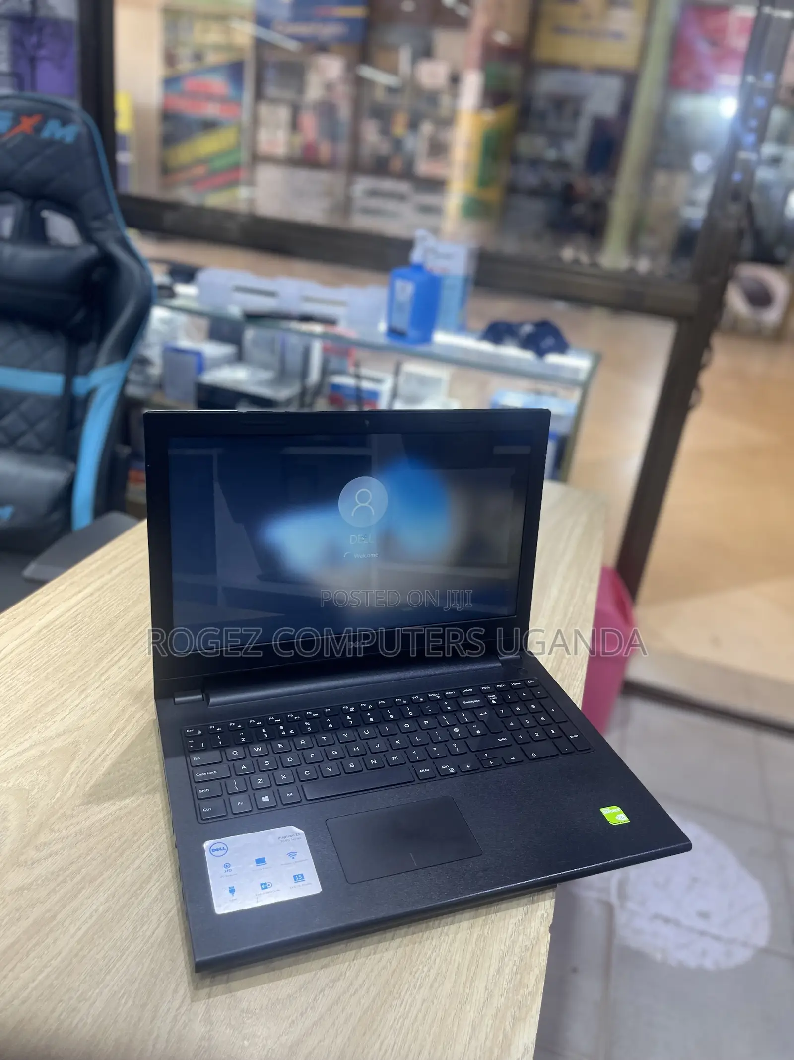 New Laptop Dell Inspiron 15 3543 8GB Intel Core I7 HDD 1T