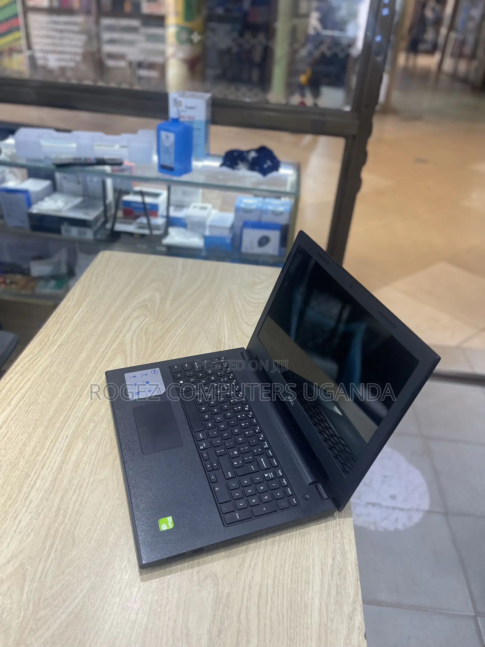New Laptop Dell Inspiron 15 3543 8GB Intel Core I7 HDD 1T