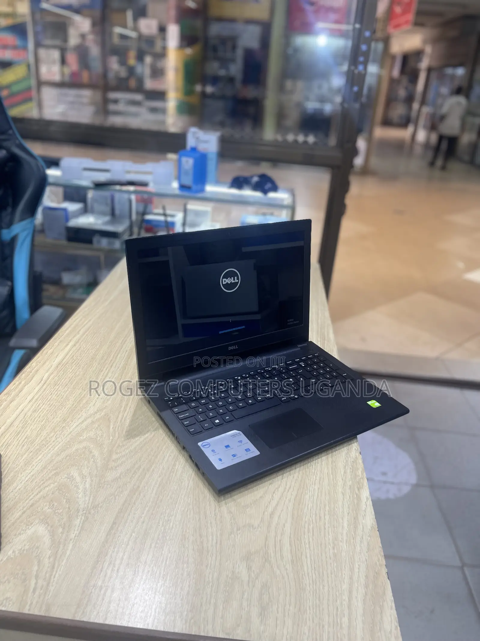 New Laptop Dell Inspiron 15 3543 8GB Intel Core I7 HDD 1T