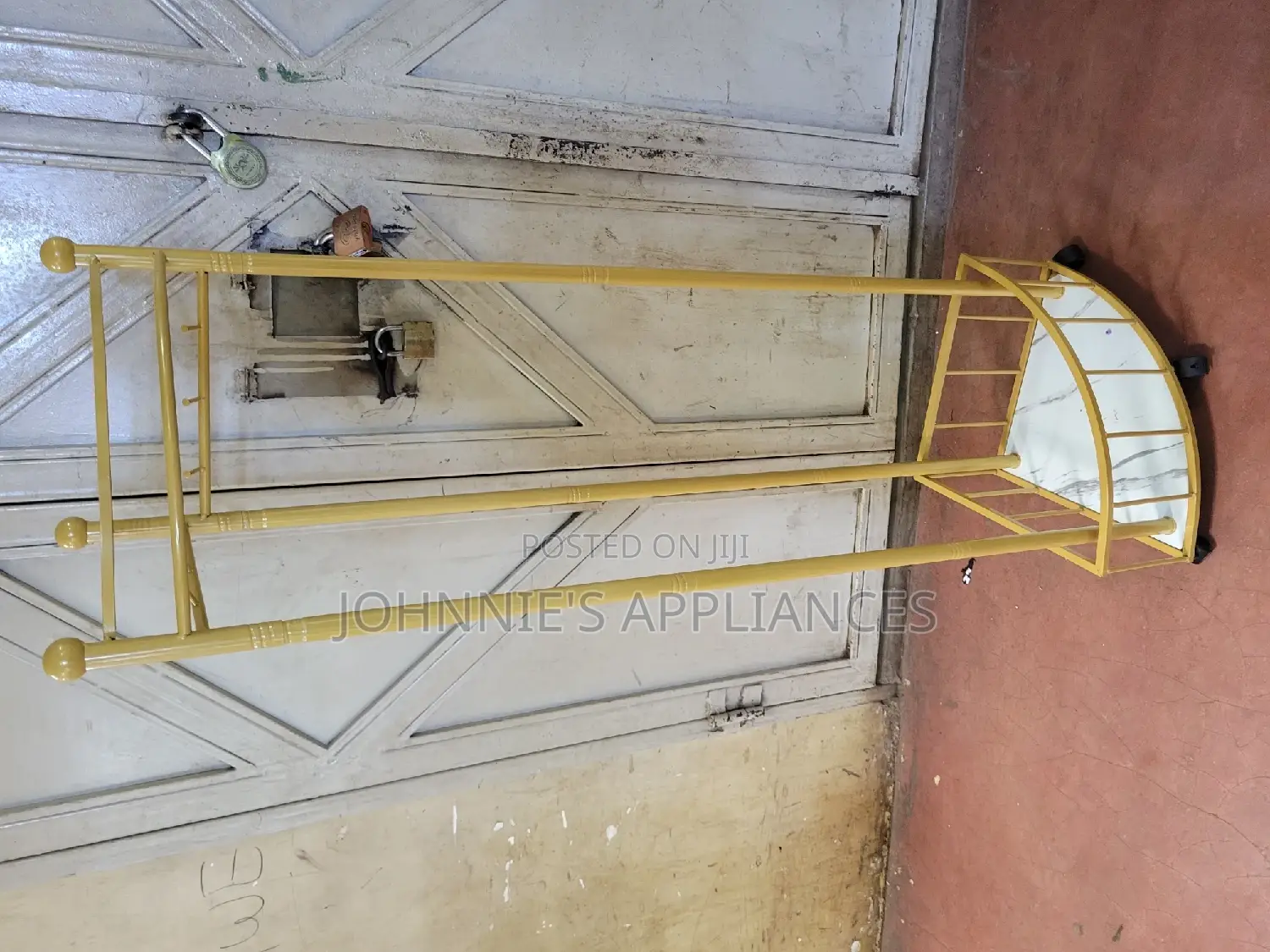 Movable Strong Hanging Clothes Coats Stand in Gold Colors