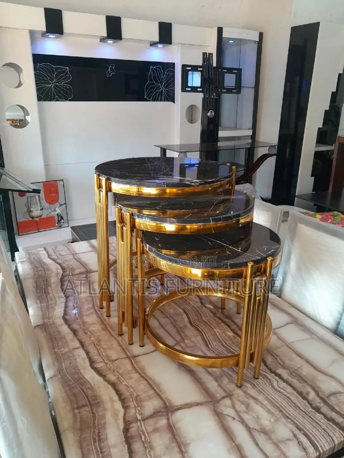 Coffee Tables Small 3,One Big. Makes 4 Tables