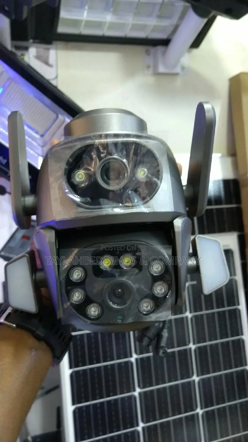 Outdoor Pan-Tilt Security Camera With 4 Million Pixel Image