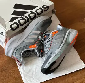 Photo - Adidas Cosmetics Trainners