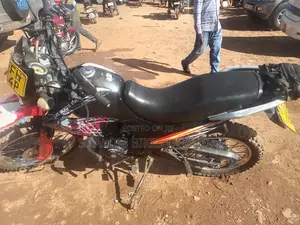 Bajaj Avenger 200 2022 Black
