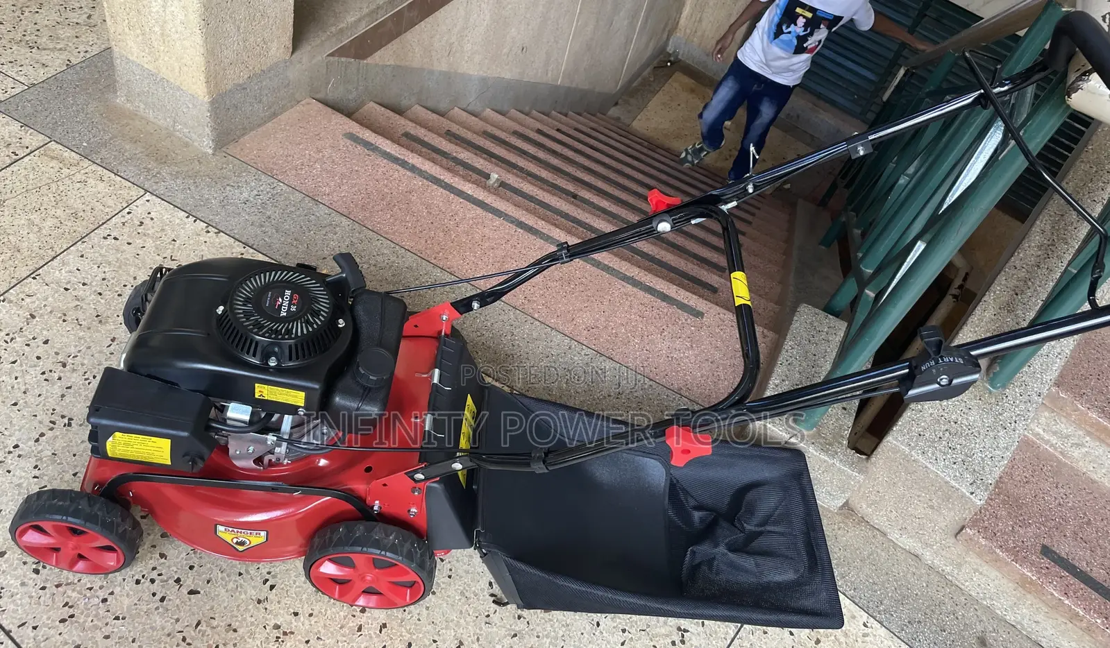 Gasoline Lawn Mower (Honda)