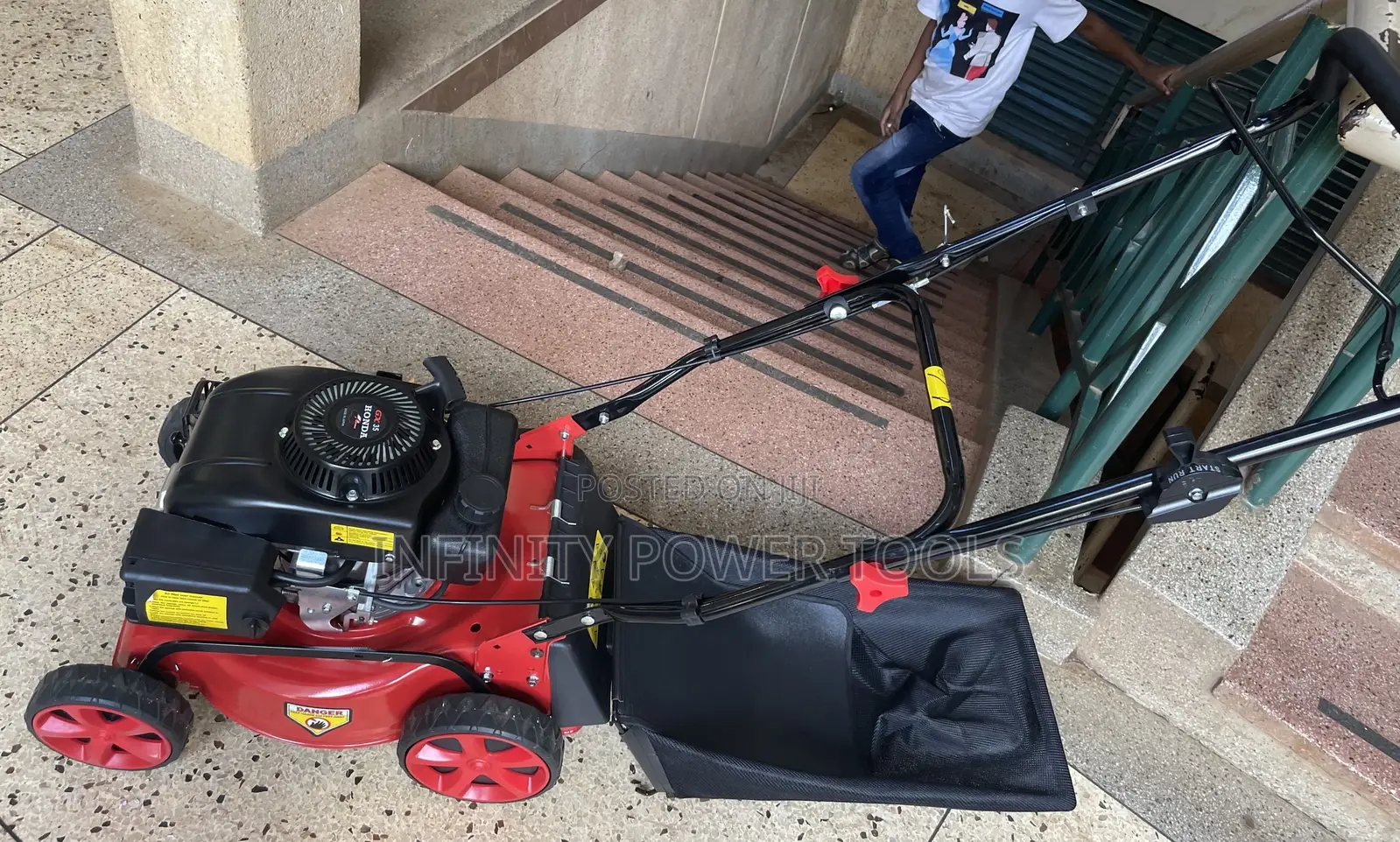 Gasoline Lawn Mower (Honda)