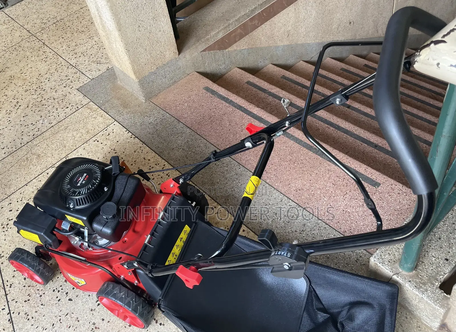 Gasoline Lawn Mower (Honda)