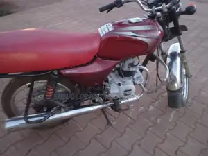 Bajaj Boxer 100 2023 Red