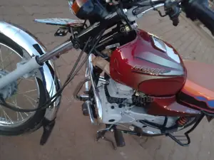 Bajaj Boxer BM100ES 2024 Red
