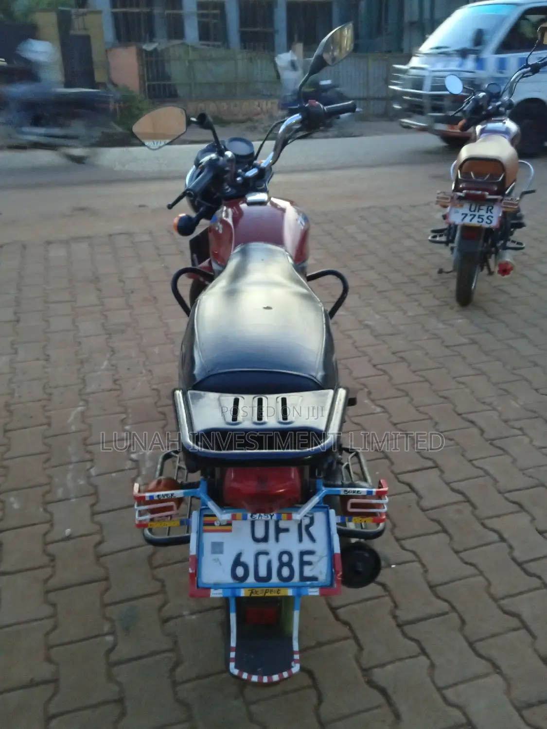 TVS HLX 125 2023 Red