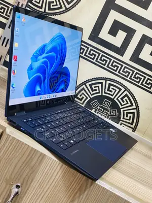 New Laptop HP Elite Dragonfly G2 16GB Intel Core I7 SSD 512GB