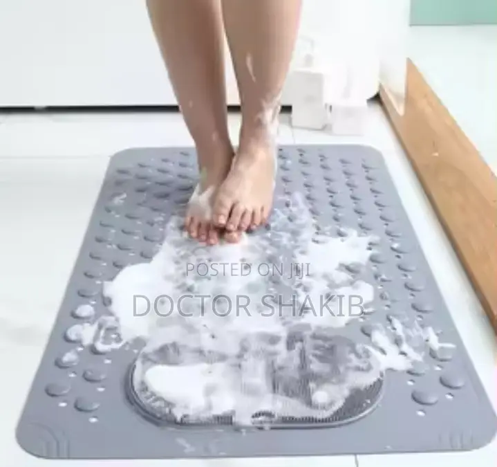 Bathroom Anti Slip Mat With Scrubber and Draining Holes