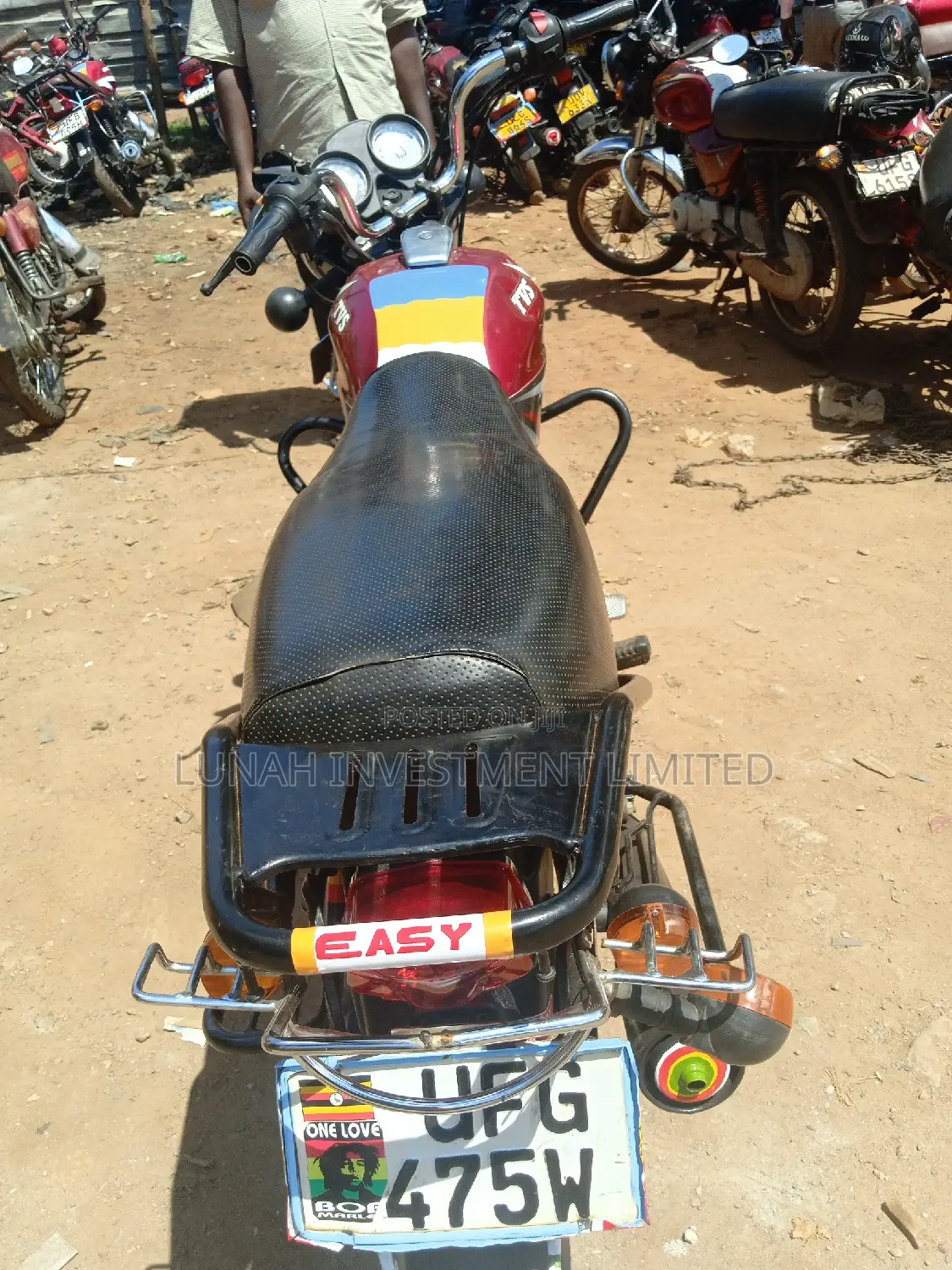 TVS HLX 125 2023 Red