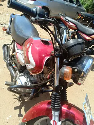 TVS HLX 125 2023 Red