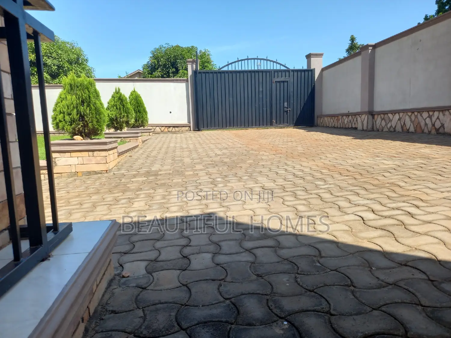 Furnished 4bdrm Bungalow in Kira, Central Division for sale