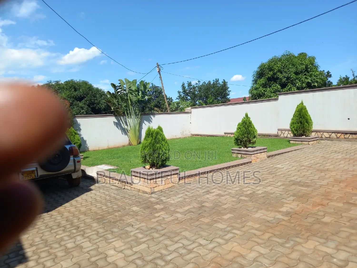 Furnished 4bdrm Bungalow in Kira for sale