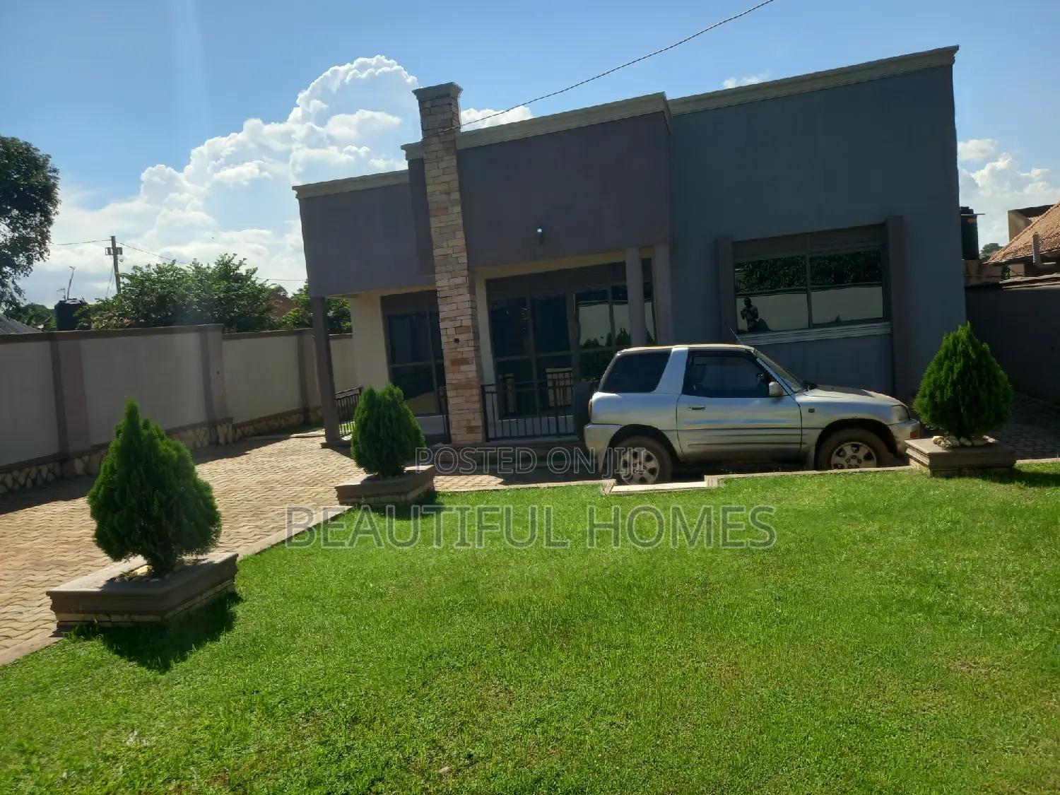Furnished 4bdrm Bungalow in Kira for sale