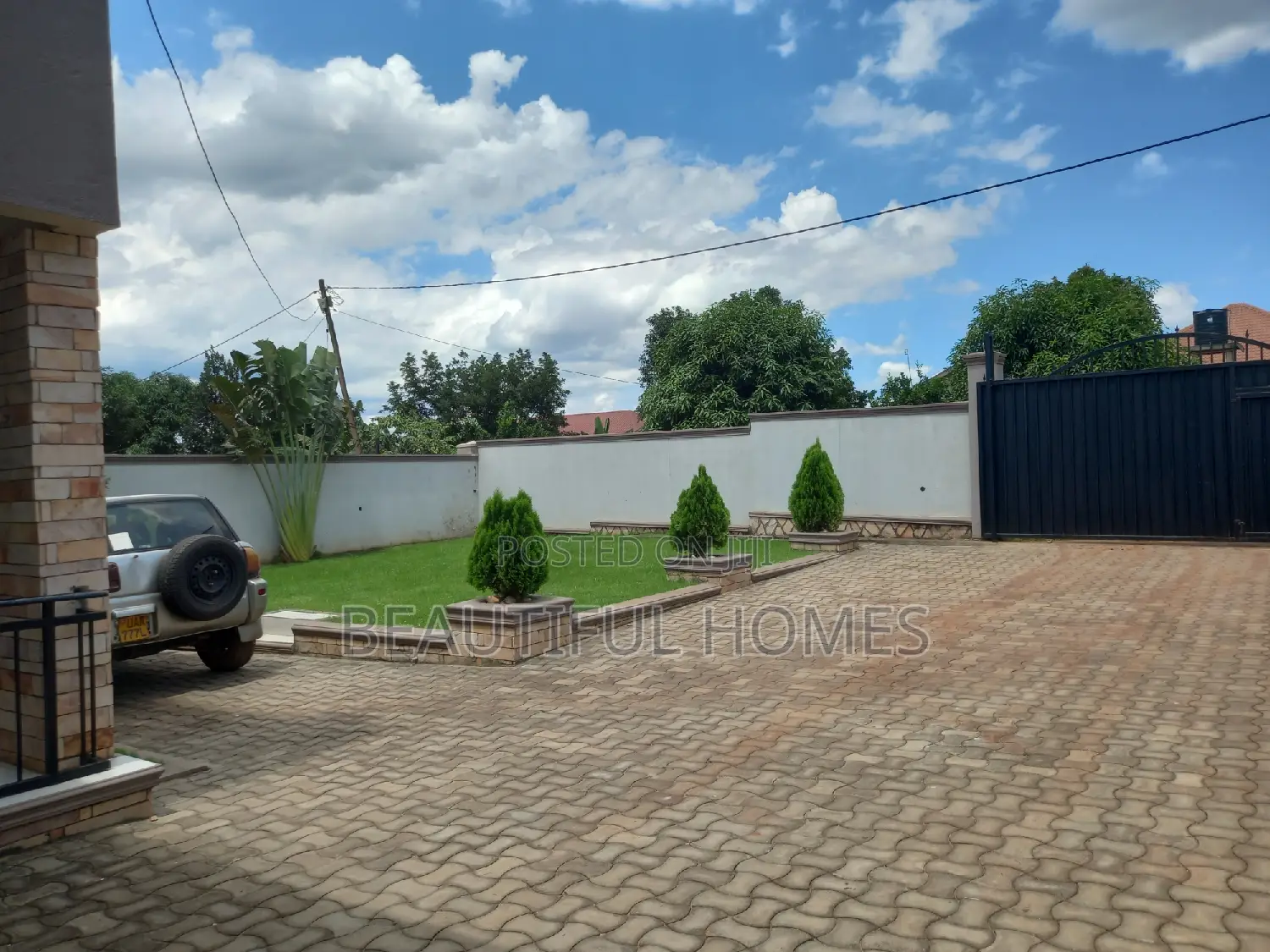 Furnished 4bdrm Bungalow in Kira for sale