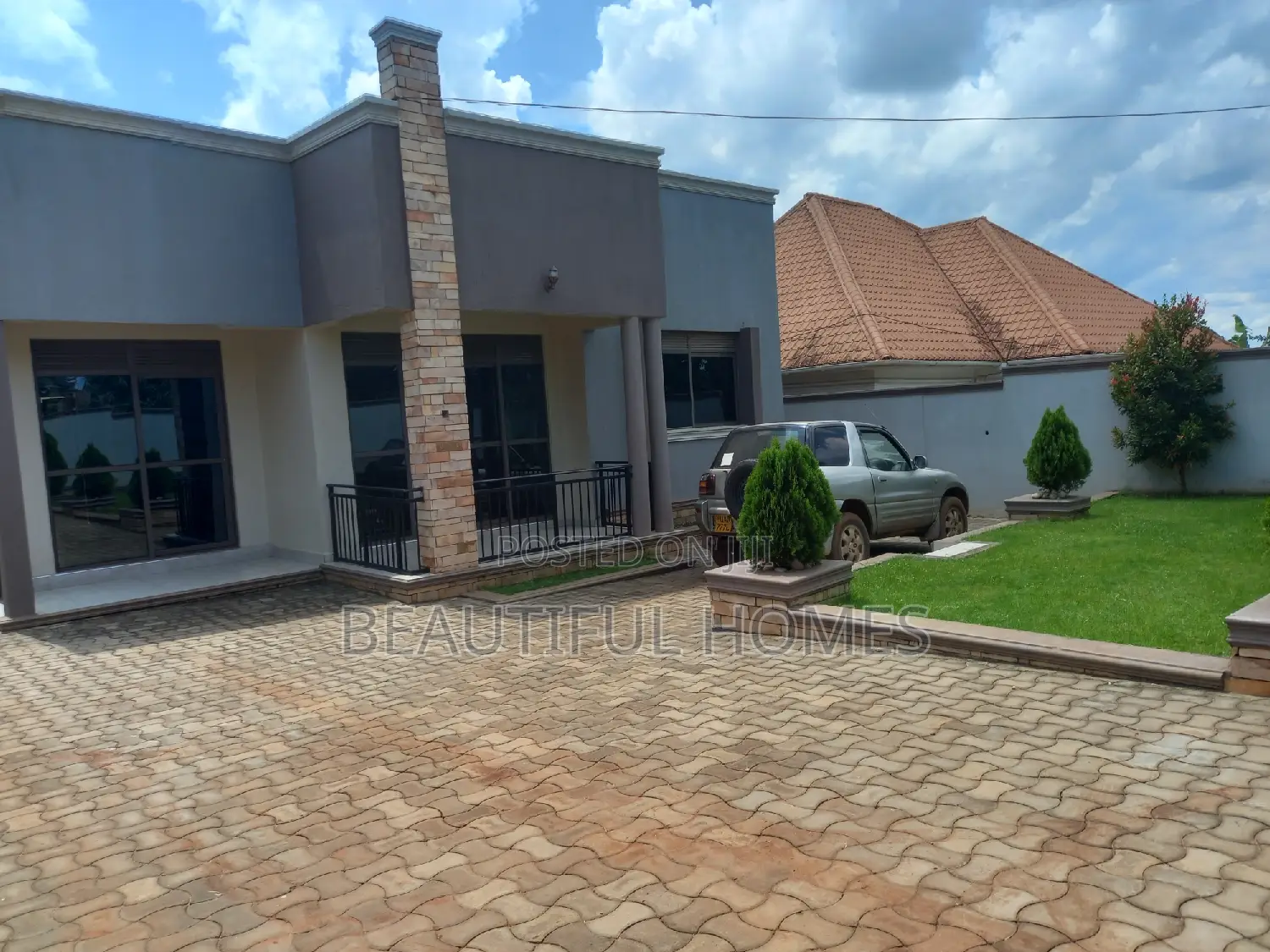 Furnished 4bdrm Bungalow in Kira for sale