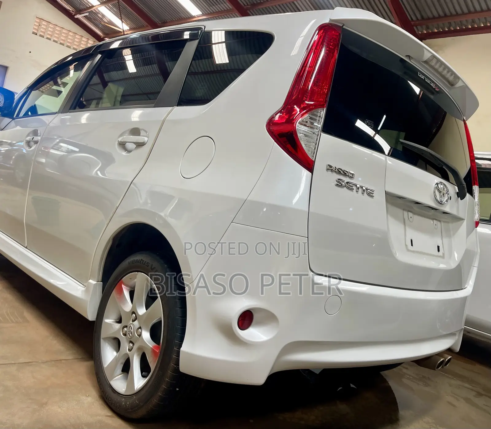 Toyota Passo Sette 1.5 AWD 2012 White