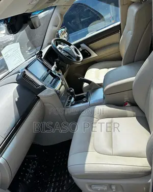 Toyota Land Cruiser 4.6 V8 ZX 2020 White