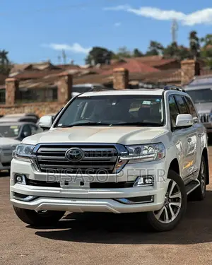 Toyota Land Cruiser 4.6 V8 ZX 2020 White
