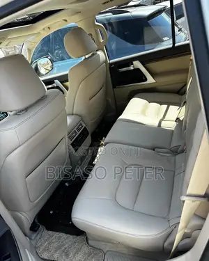 Toyota Land Cruiser 4.6 V8 ZX 2020 White