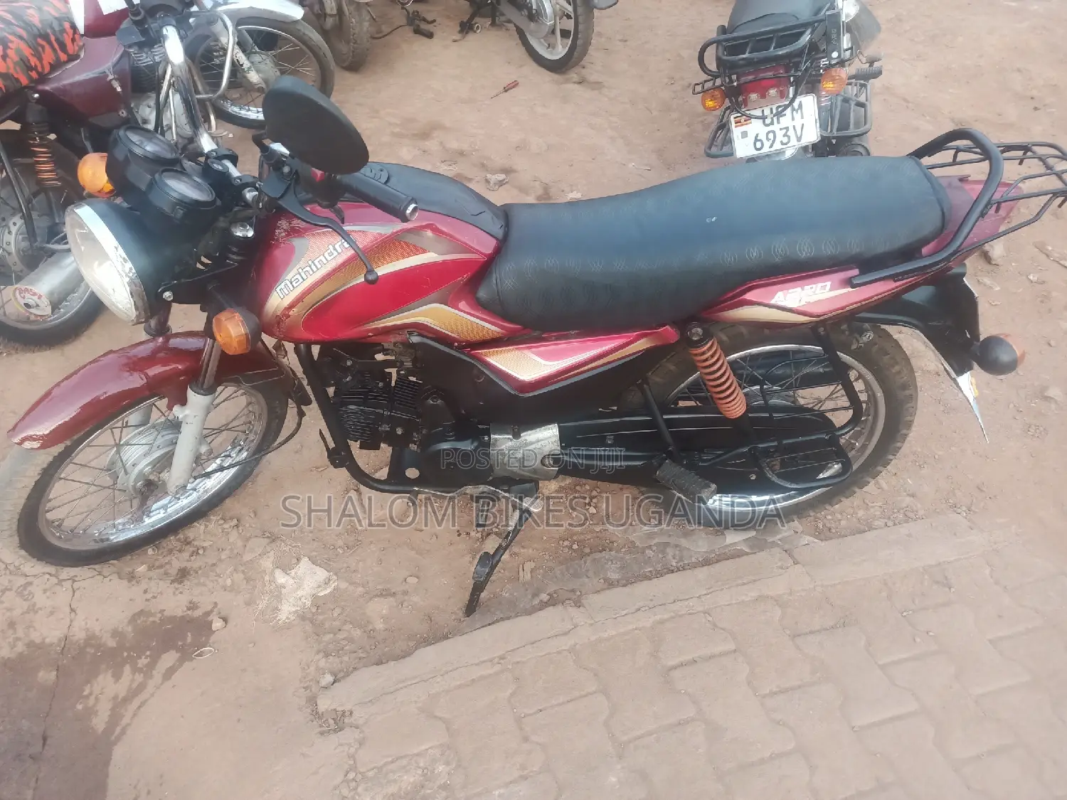 Mahindra Centuro 2017 Red