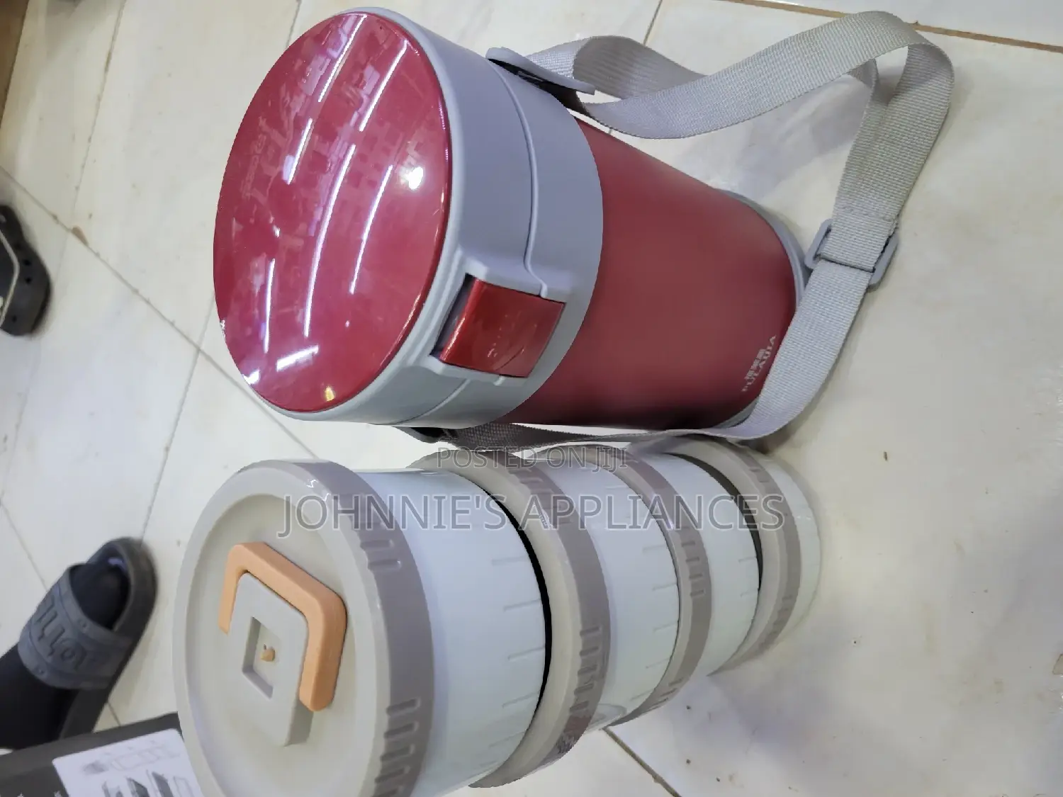 Multifunctional Lunch Box With 4 Inside Containers