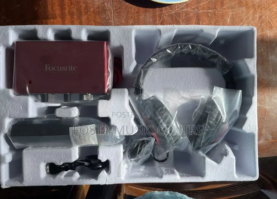 Focusrite Scarlett Solo Studio Bundle 3rd Gen