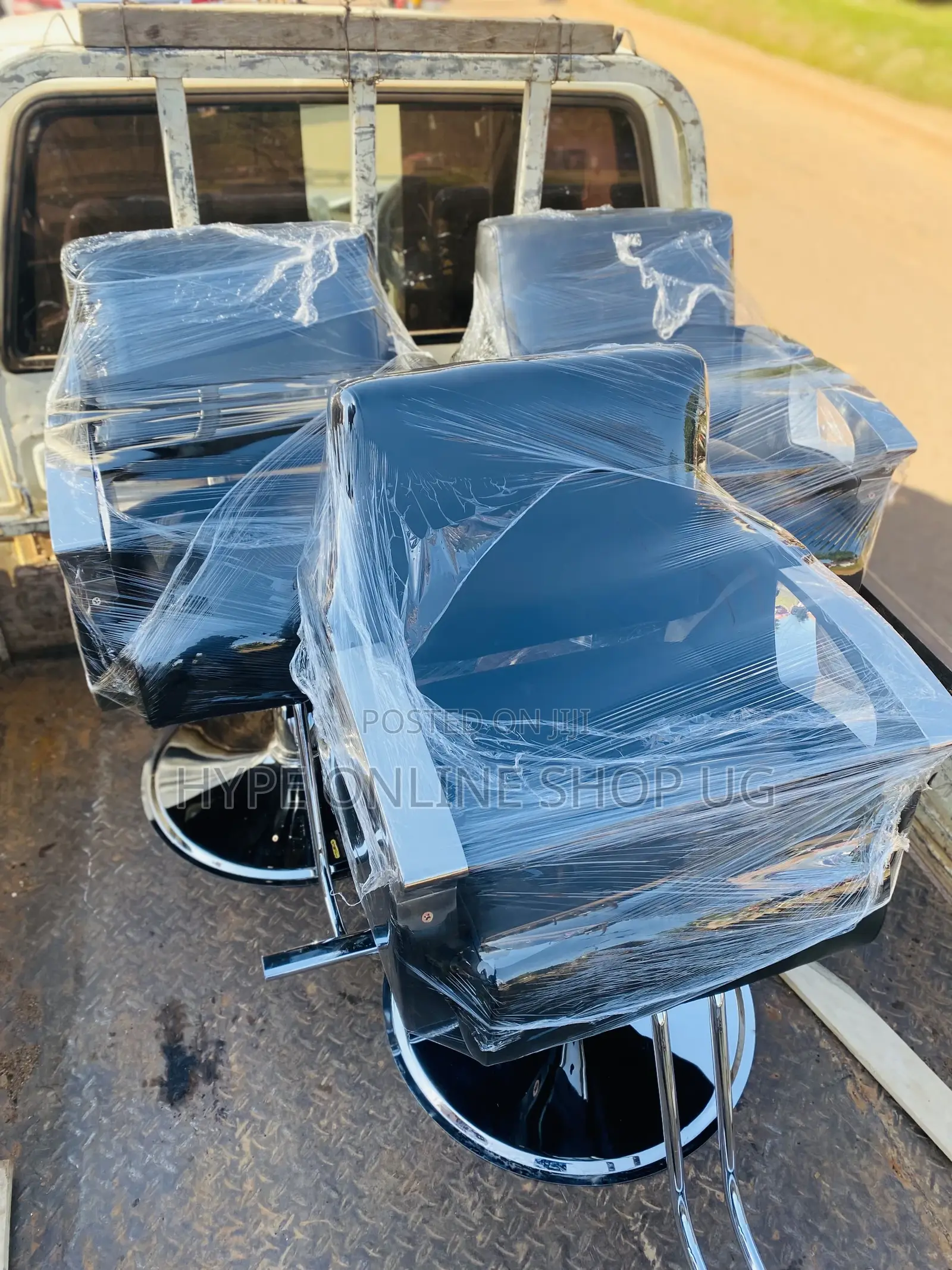 Unisex Brand New Salon Chairs