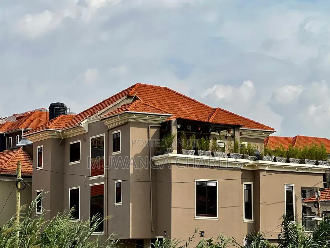 7bdrm Duplex in Fs Properties Ltd, Division A for sale