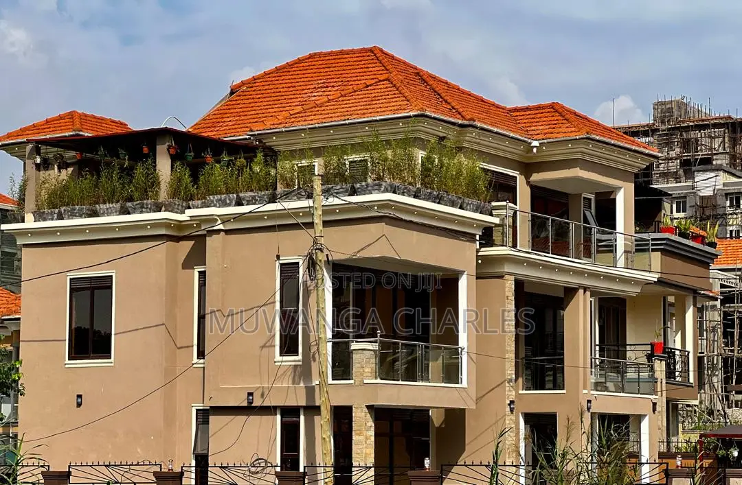 7bdrm Duplex in Fs Properties Ltd, Division A for sale