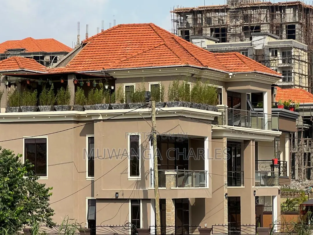 7bdrm Duplex in Fs Properties Ltd, Division A for sale