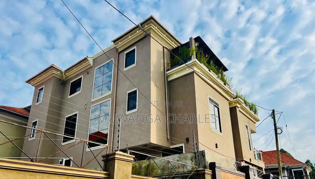 7bdrm Duplex in Fs Properties Ltd, Division A for sale