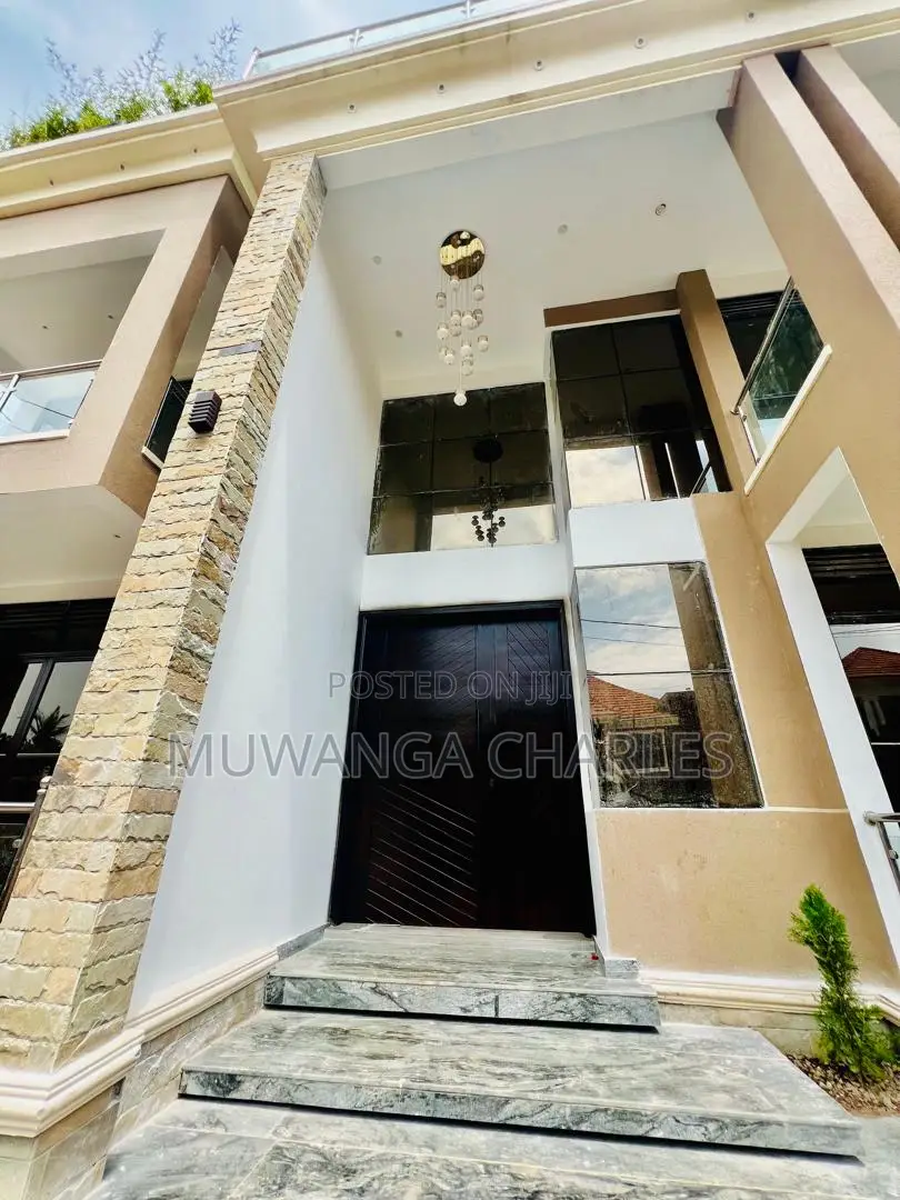 7bdrm Duplex in Fs Properties Ltd, Division A for sale