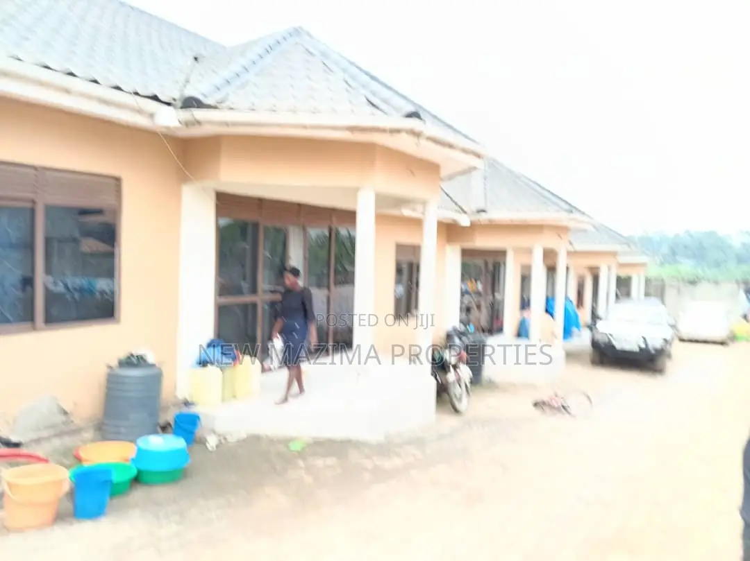 8bdrm House in Namugongo Mbalwa, Division A for sale