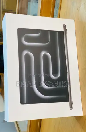 New Laptop Apple MacBook Pro 18GB Intel Core I9 SSD 512GB