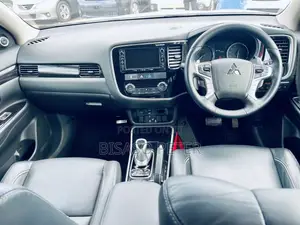 Mitsubishi Outlander 2.0 PHEV AWD 2016 White