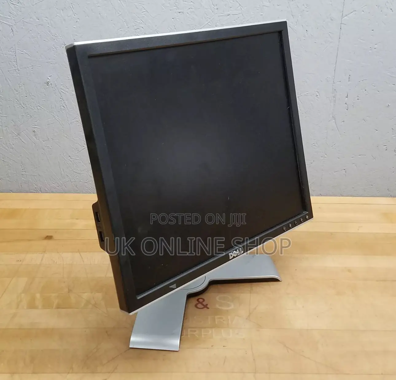 Dell Desktop Monitor, 19" Screen, VGA, DVI - USED