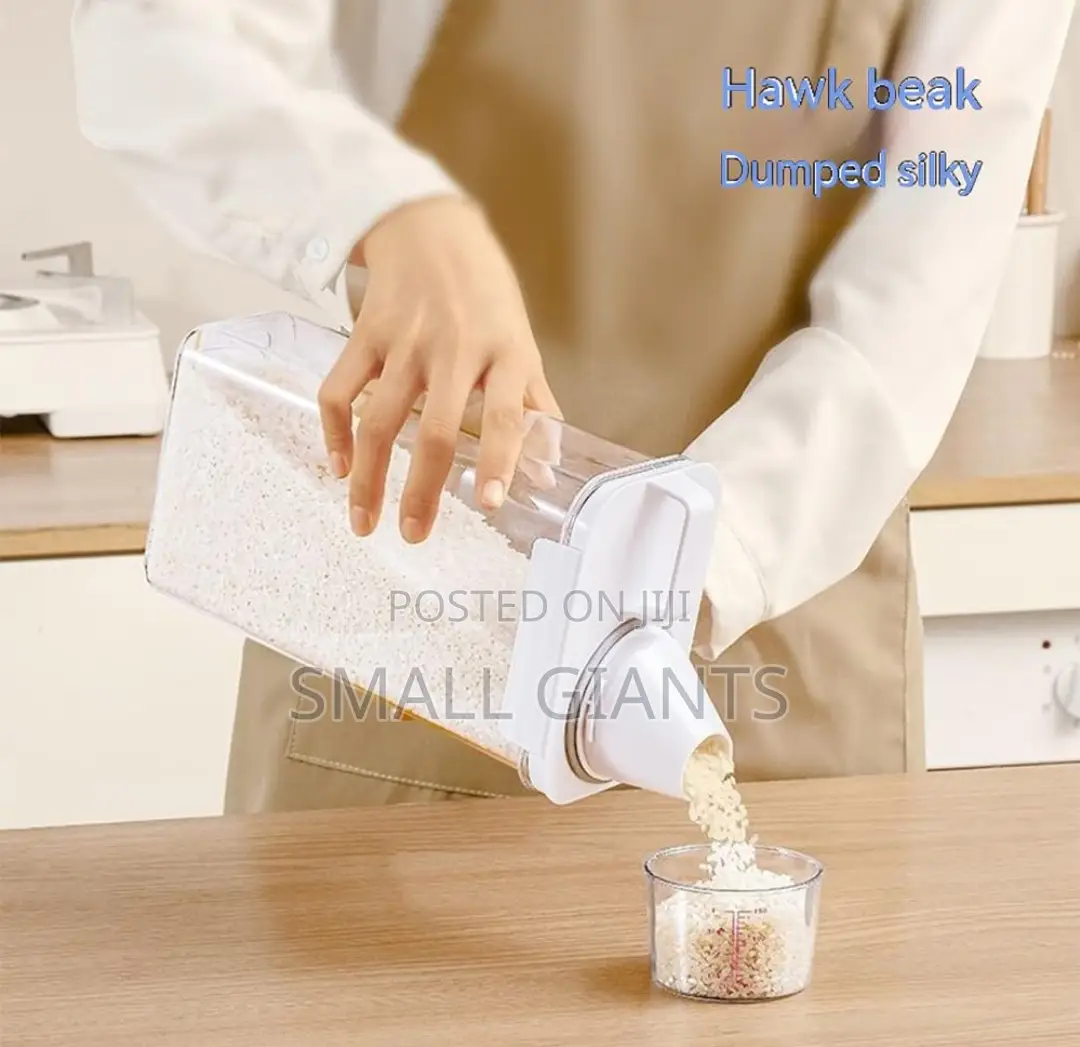 Plastic Sealed Airtight Storage Container With Measuring Cup