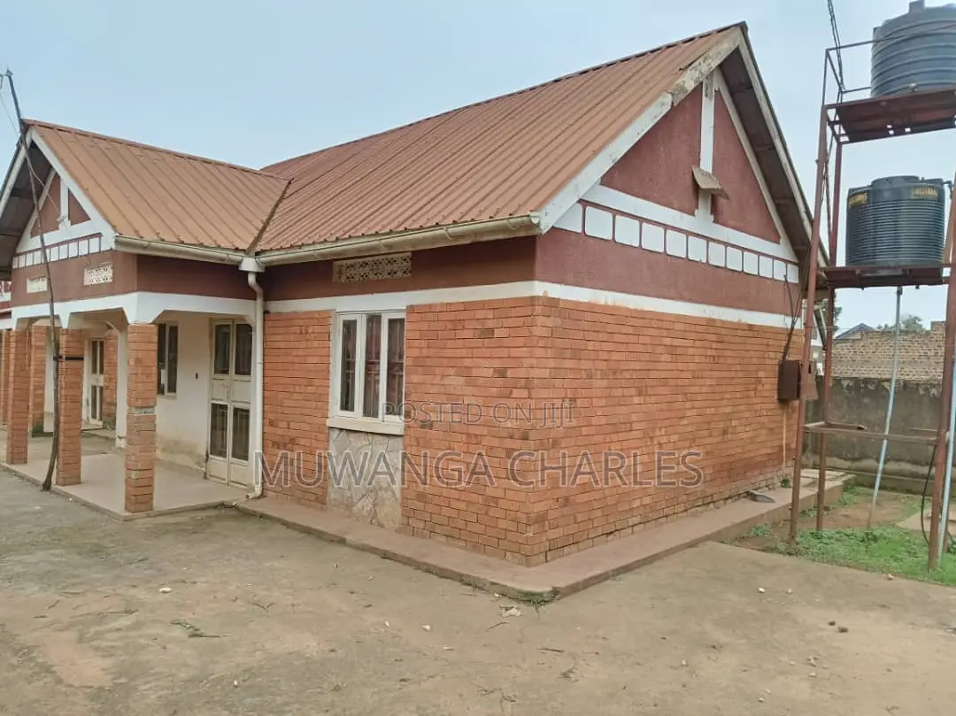 2bdrm Bungalow in Fs Properties Ltd, Goma for sale