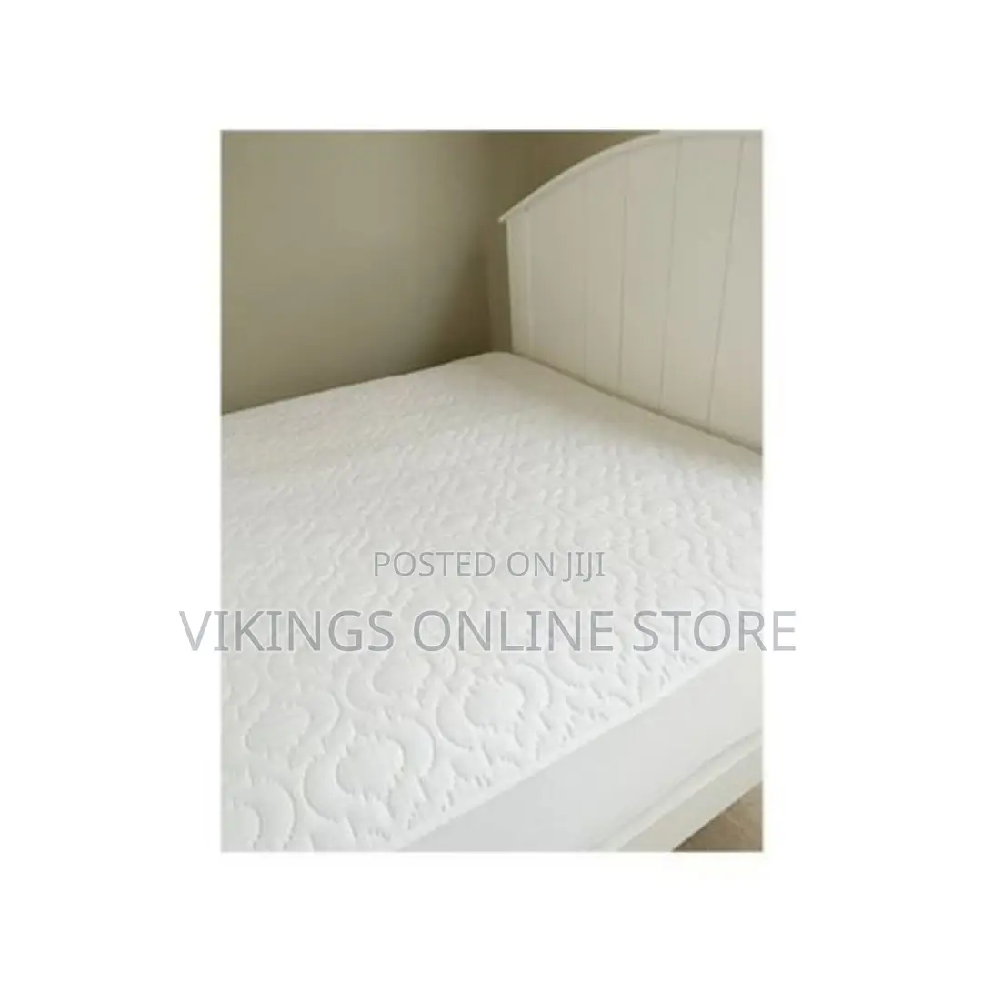 Elegant 6x6 Quilted Waterproof Matress Protector - White