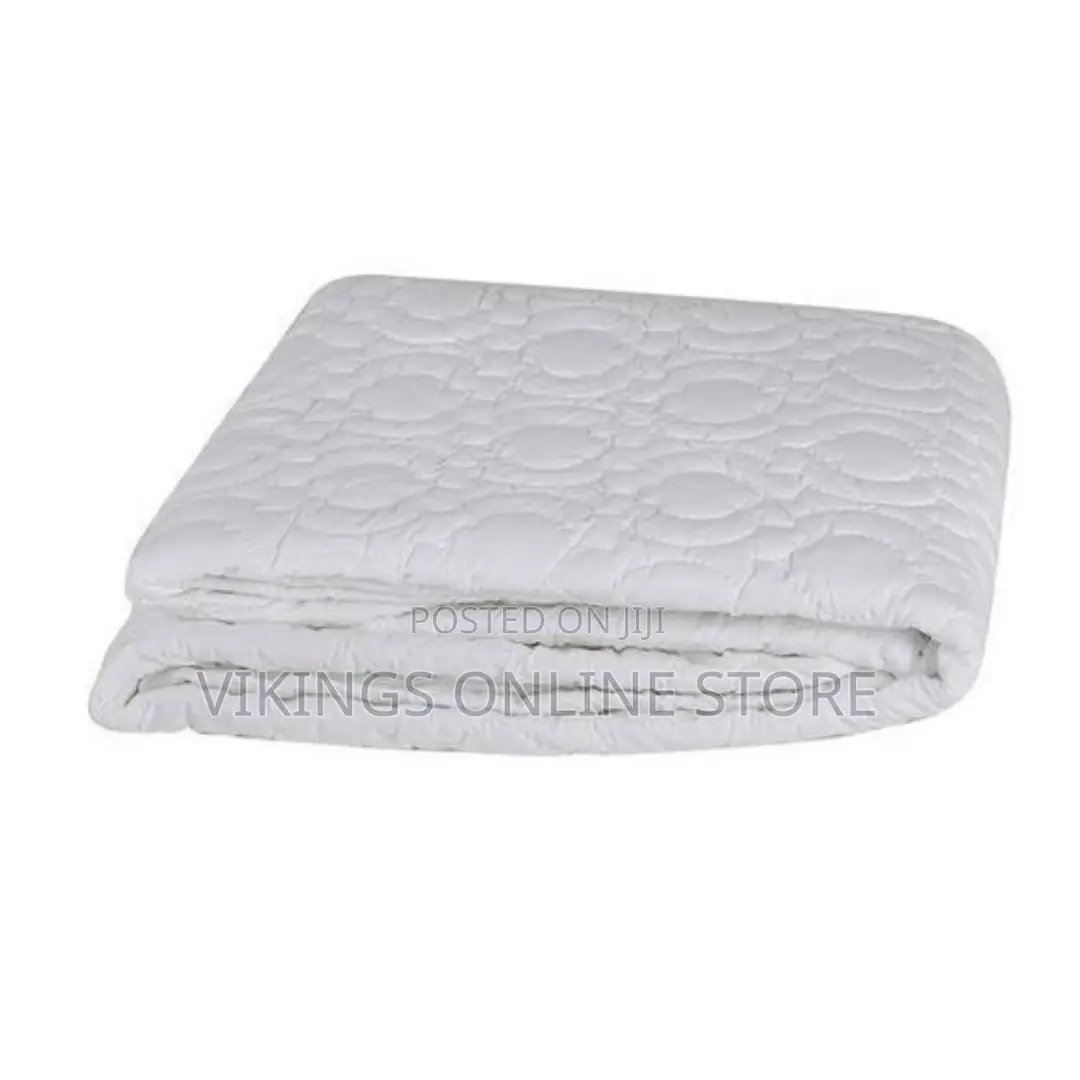 Elegant 6x6 Quilted Waterproof Matress Protector - White