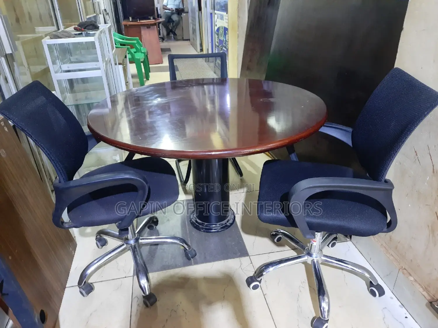Office Circular Table With Chairs,