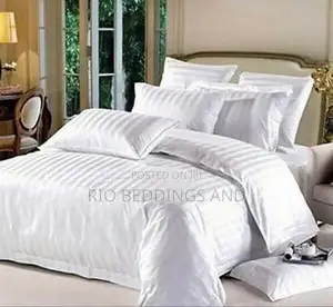 Pure White Duvet Cover With 4pcs