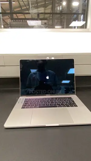 Laptop Apple MacBook Pro 2017 16GB Intel Core I7 SSD 500GB