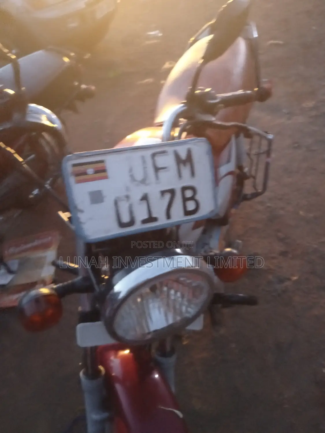 TVS HLX 125 2023 Red